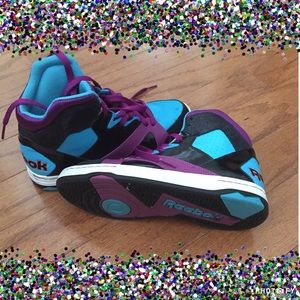 🔥 Reebok mid top sneakers